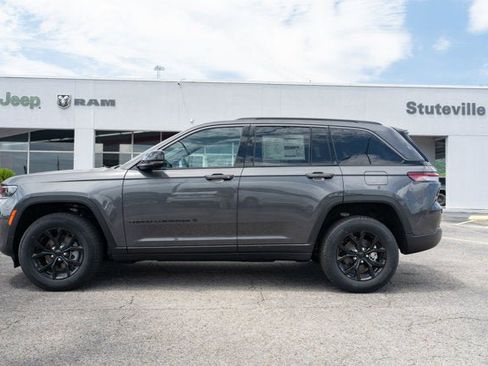 New 2026 Jeep Grand Cherokee Altitude AWD/4WD image 2