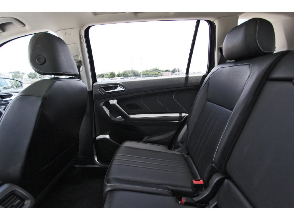 Used 2022 Volkswagen Tiguan SE AWD/4WD image 13