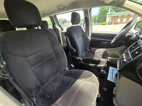 Used 2014 Dodge Grand Caravan American Value Package FWD image 26