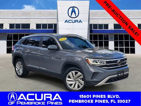 Used 2021 Volkswagen Atlas Cross Sport SE w/ Panoramic Sunroof Package image 1