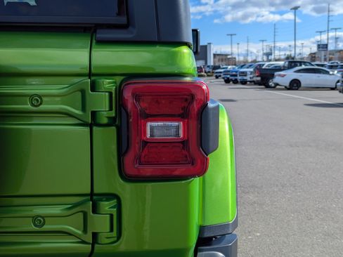 Used 2019 Jeep Wrangler Unlimited Sahara w/ Dual Top Group AWD/4WD image 42
