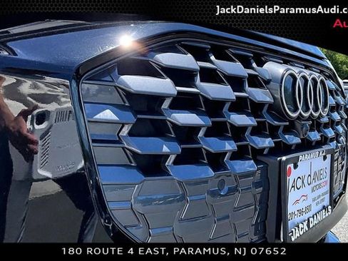 Used 2025 Audi Q5 Premium w/ Convenience Package AWD/4WD image 20