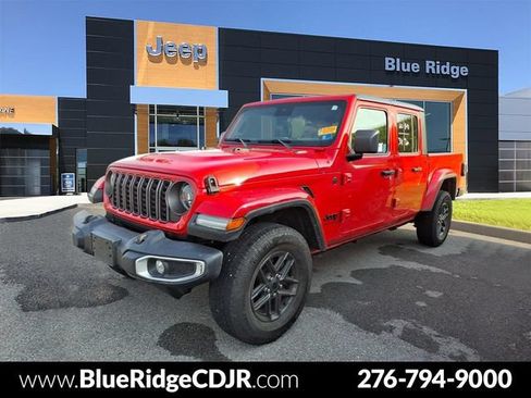 Used 2024 Jeep Gladiator Sport AWD/4WD image 1