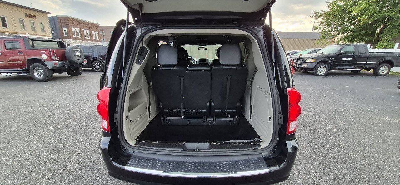 Used 2017 Dodge Grand Caravan SXT FWD image 25