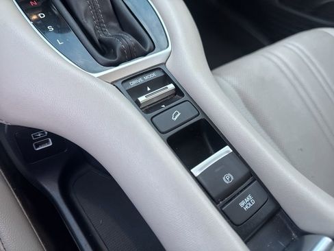 Used 2023 Honda HR-V EX-L image 13