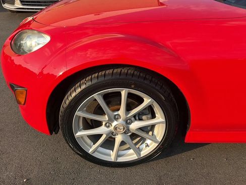 Used 2010 MAZDA MX-5 Miata Grand Touring w/ Premium Pkg RWD image 17