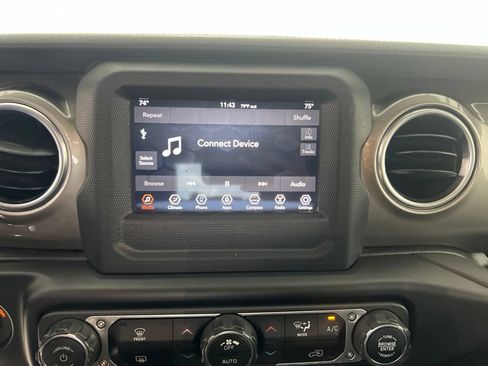 Used 2020 Jeep Wrangler Unlimited Sahara AWD/4WD image 12