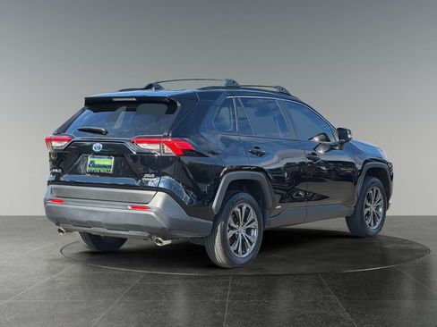 Used 2023 Toyota RAV4 XLE Premium AWD/4WD image 9