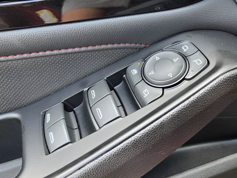 Used 2023 Chevrolet Traverse RS FWD image 27