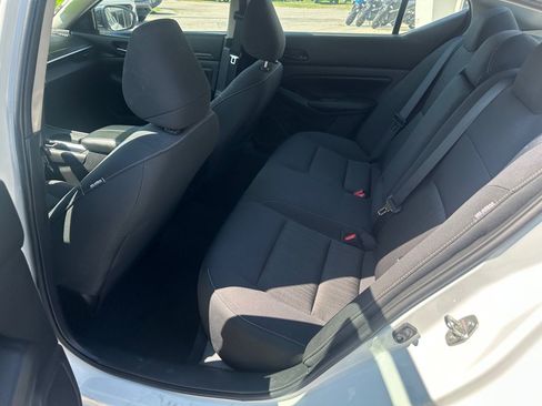 Used 2025 Nissan Altima 2.5 SV FWD image 20
