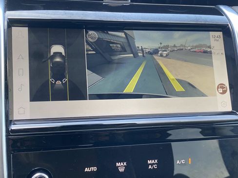 Used 2022 Land Rover Discovery Sport SE image 25