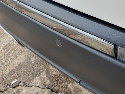 Used 2019 Cadillac XT5 Luxury w/ LPO, Black Ice Package image 13