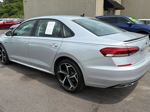 Used 2020 Volkswagen Passat 2.0T R-Line FWD image 3