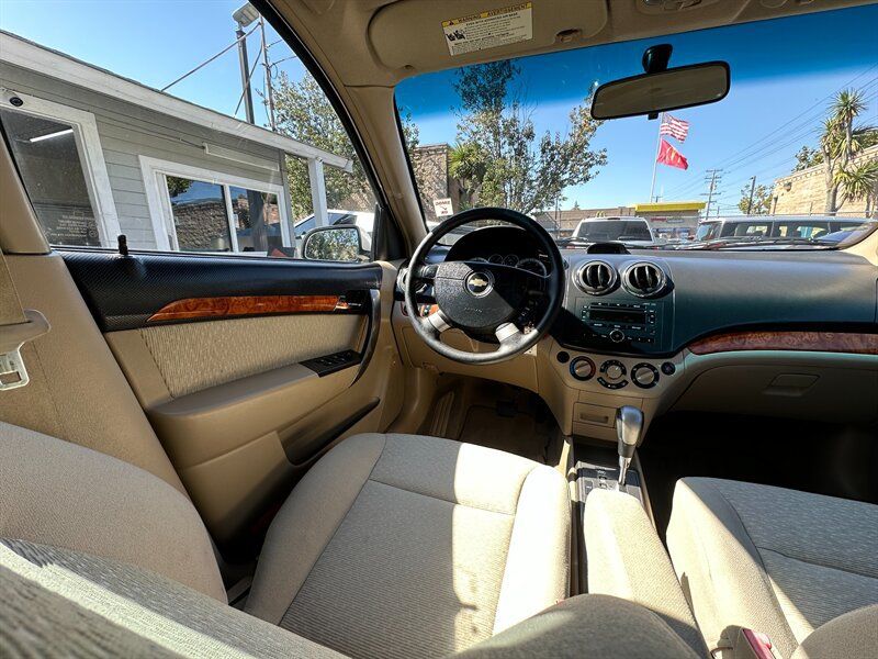 Used 2008 Chevrolet Aveo LT FWD image 15