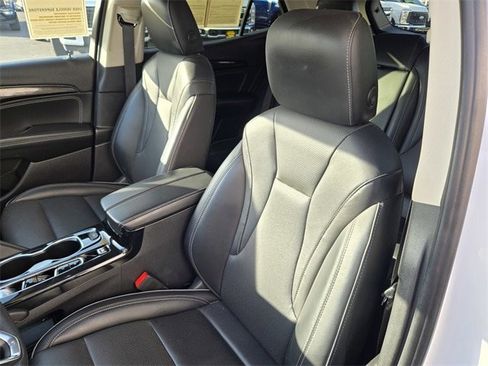 Used 2023 Buick Envision Essence image 12