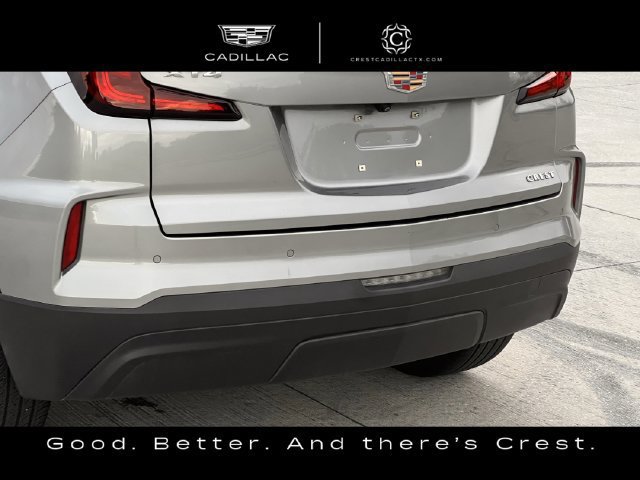 Used 2024 Cadillac XT4 Luxury w/ Cold Weather Package FWD image 9