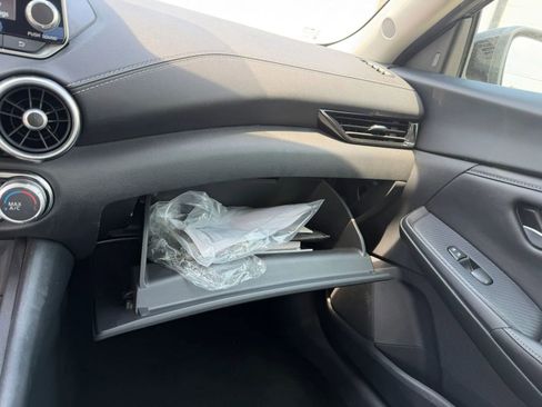 Used 2024 Nissan Sentra SV FWD image 7