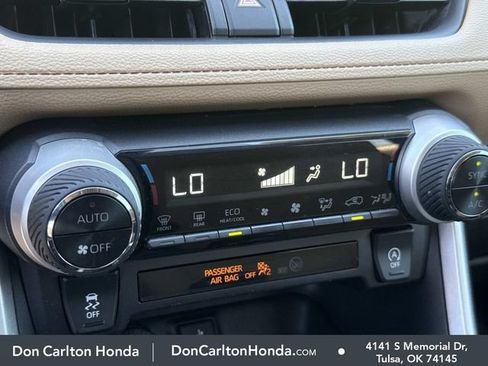 Used 2020 Toyota RAV4 XLE w/ Convenience Package FWD image 20