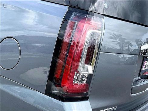 Used 2019 GMC Yukon Denali w/ Denali Ultimate Package image 30