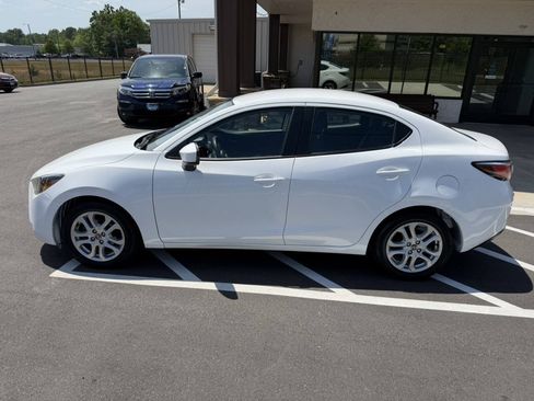 Used 2016 Scion iA FWD image 3