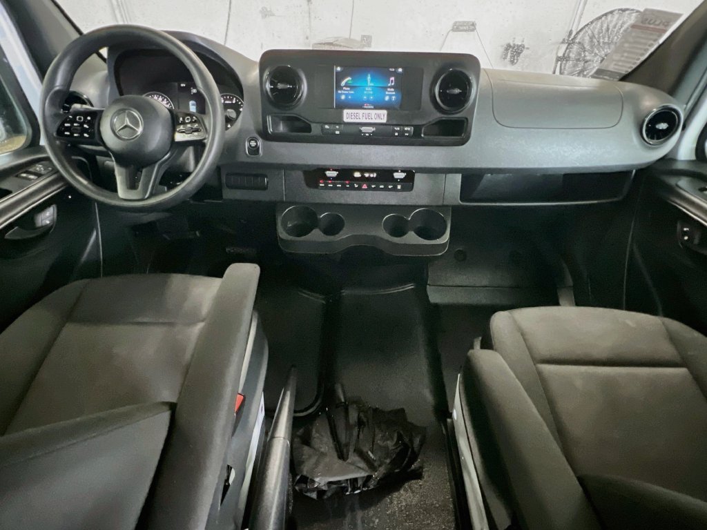 Used 2024 Mercedes-Benz Sprinter 2500 image 25