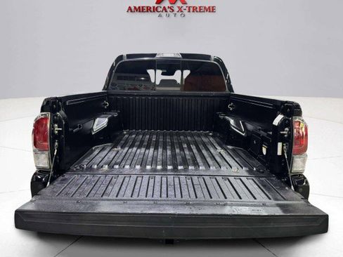 Used 2020 Toyota Tacoma TRD Off-Road w/ Technology Package image 27