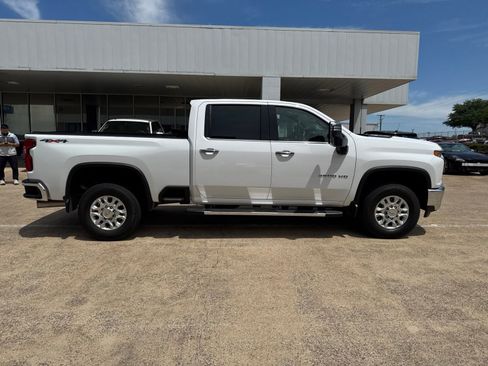 Used 2022 Chevrolet Silverado 3500 LTZ w/ LTZ Convenience Package AWD/4WD image 8