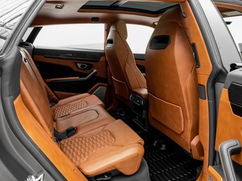 Used 2022 Lamborghini Urus image 34