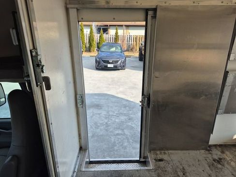 Used 2022 Chevrolet Express 3500 w/ Power Convenience Package image 28