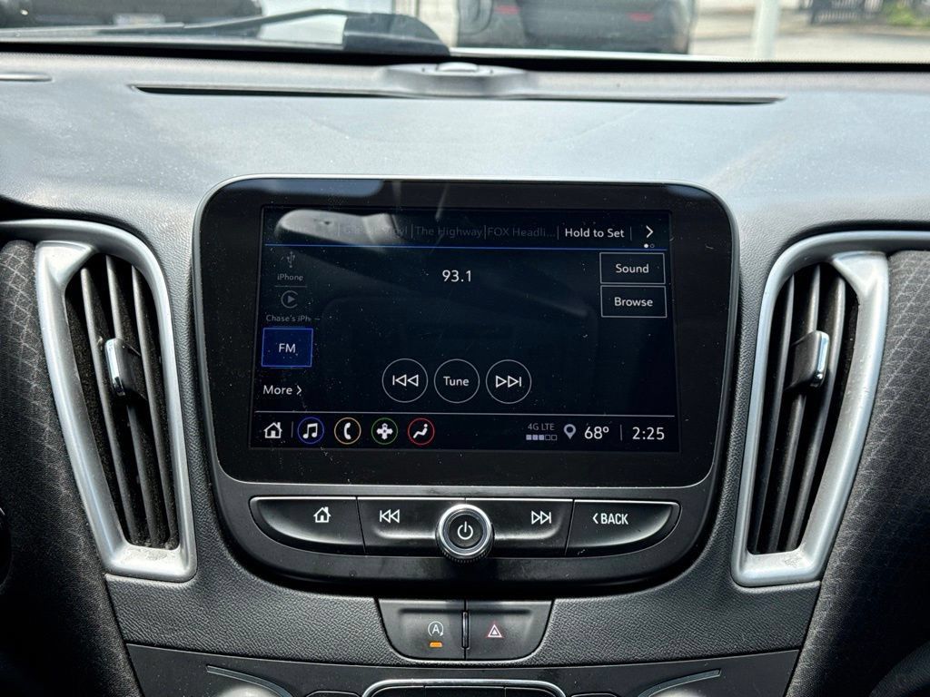 Used 2025 Chevrolet Malibu LT FWD image 21