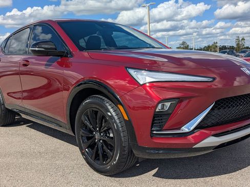 Used 2024 Buick Envista Sport Touring image 2