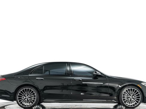 Used 2024 Mercedes-Benz S 580 4MATIC Sedan image 2