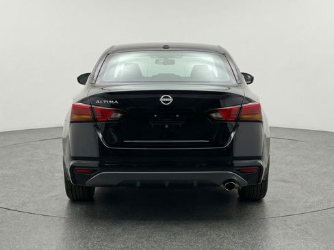 Used 2025 Nissan Altima 2.5 SV FWD image 7
