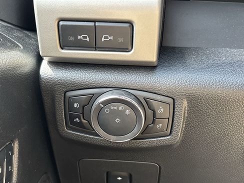 Used 2017 Ford F150 Lariat AWD/4WD image 6