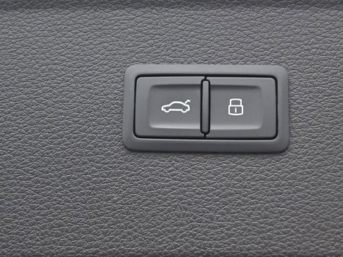 Used 2022 Audi Q5 2.0T Prestige w/ Prestige Package image 33