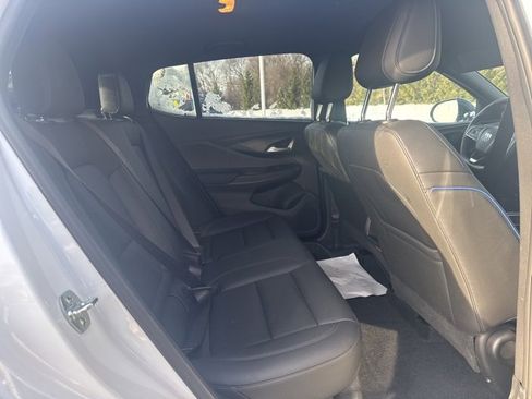 Used 2025 Buick Envista Sport Touring image 18