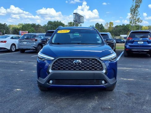 Used 2025 Toyota Corolla Cross XLE w/ Convenience Package AWD/4WD image 34