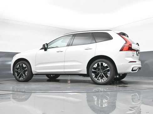 New 2027 Volvo XC60 B5 Plus AWD/4WD image 41