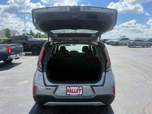 Used 2025 Kia Soul LX w/ LX Technology Package FWD image 38