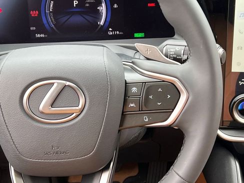 Certified 2025 Lexus RZ 450e image 18