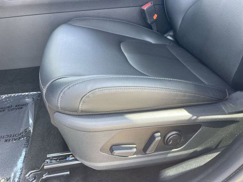 Certified 2026 Kia Sportage EX FWD image 19