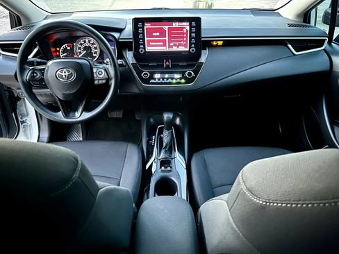 Used 2022 Toyota Corolla LE FWD image 13