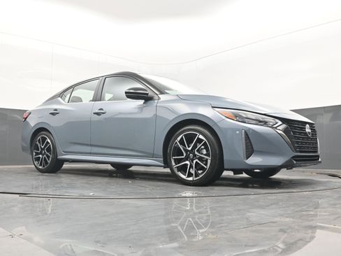 New 2025 Nissan Sentra SR image 22