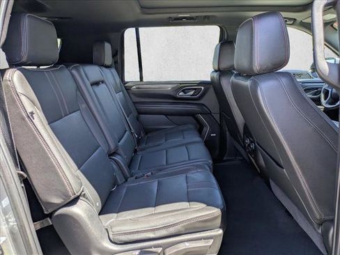 Used 2021 Chevrolet Suburban RST RWD image 20