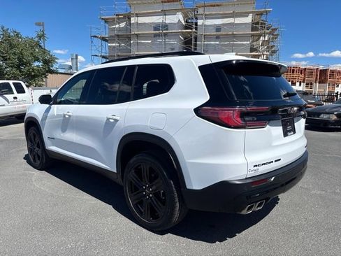 Used 2025 GMC Acadia Elevation w/ Elevation Premium Package AWD/4WD image 4