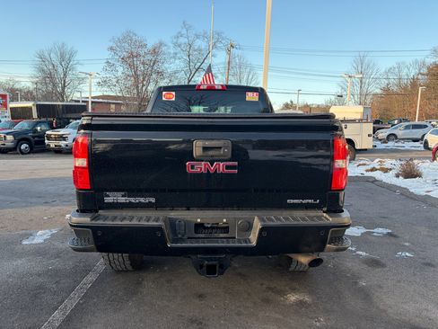 Used 2018 GMC Sierra 2500 Denali image 9