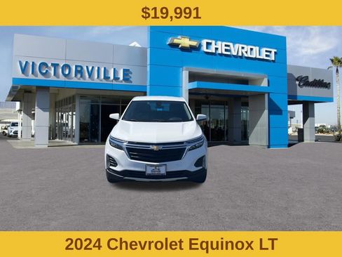 Used 2024 Chevrolet Equinox LT FWD image 2