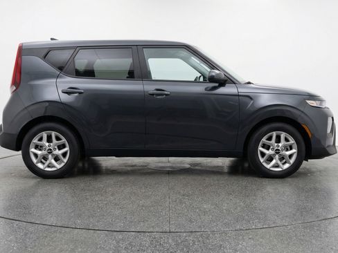Used 2025 Kia Soul LX w/ LX Technology Package image 11