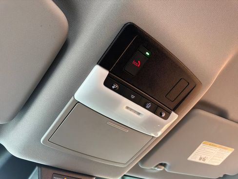 Used 2024 Nissan Rogue SL FWD image 28
