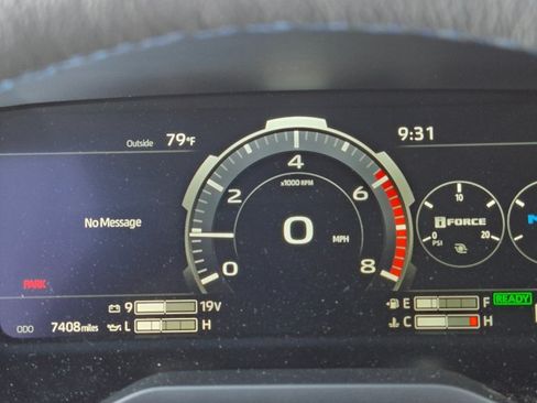 Used 2025 Toyota Sequoia Platinum w/ TRD Off-Road Package AWD/4WD image 9